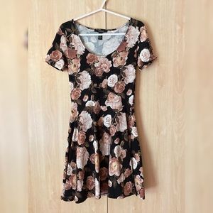 Forever 21 short sleeve floral dress